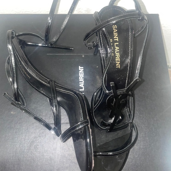 Saint Laurent - Cassandra Logo-embellished patent leather heels! - Picture 1 of 4